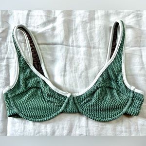 Acacia Ruby Top Fern Scrunch size S